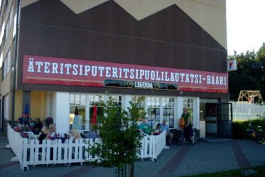 Finnish Pub named  Ateritsiputeritsipuolilautatsi-baari