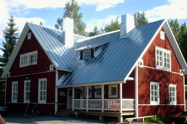 Old school building from Veikko in Vehu